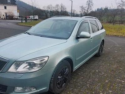 Gebraucht Skoda Octavia 241 PS (177 kW) 2011 Blau Kombi