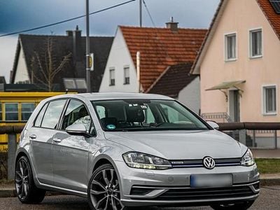 Gebraucht VW Golf VII 131 PS (96 kW) 2019 Silber Limousine
