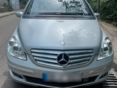 Gebraucht Mercedes B200 140 PS (102 kW) 2006 Silber Van / Kleinbus