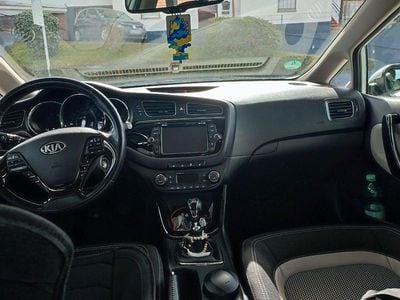 Second-hand Kia Ceed Sportswagon Platinum 128 CP (94 kW) 2015 Alb Break