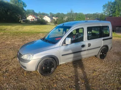 Occasion Opel Combo 90 ch (66 kW) 2006 Argent Monospace