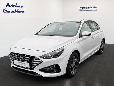 Weiss Gebraucht 2023 Hyundai i30 Select Limousine | 16.990 € (Fairer Preis)