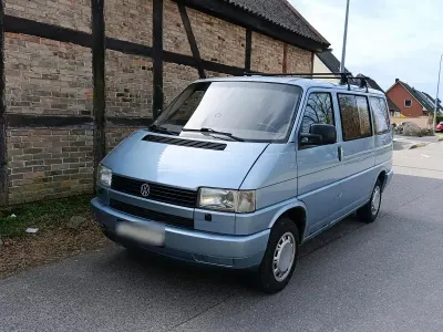 Second-hand VW Caravelle 110 CP (80 kW) 1992 Albastru Van