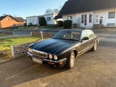 Usata Jaguar XJ8 286 CV (210 kW) 2000 Nero Berlina