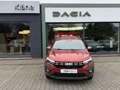 Usata Dacia Jogger Extreme 110 CV (80 kW) 2025 Marrone Monovolume