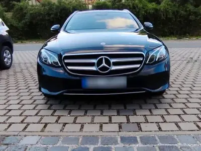Gebraucht Mercedes E220 Avantgarde 194 PS (142 kW) 2018 Schwarz Kombi