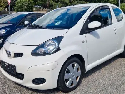 Gebraucht Toyota Aygo Cool 68 PS (50 kW) 2011 Weiß Kleinwagen