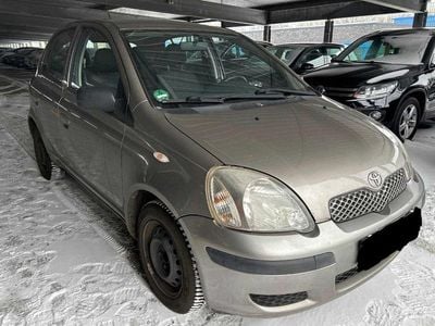 Gebraucht Toyota Yaris 65 PS (47 kW) 2004 Grau Kleinwagen