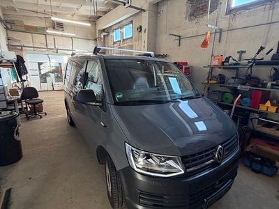 Gebraucht VW Transporter 150 PS (110 kW) 2019 Grau Van