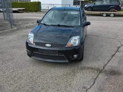 Używany Ford Fiesta 80 KM (58 kW) 2008 Czarny Hatchback