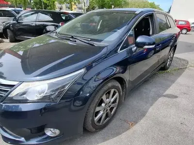 Gebraucht Toyota Avensis Executive 124 PS (91 kW) 2013 Schwarz Kombi