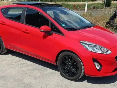 Gebraucht Ford Fiesta Cool & Connect 101 PS (74 kW) 2018 Rot Kleinwagen