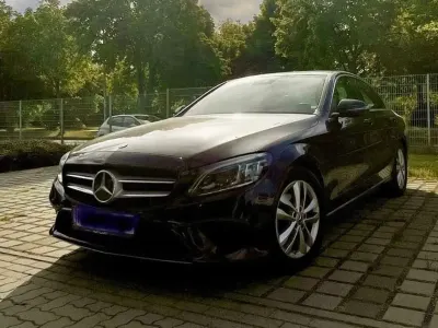 Gebraucht Mercedes C180 Avantgarde 156 PS (114 kW) 2018 Schwarz Limousine