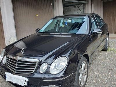 Mercedes E320