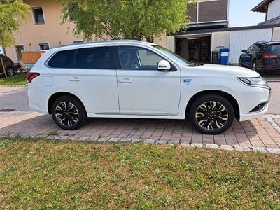 Mitsubishi Outlander P-HEV
