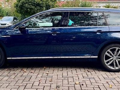 Gebraucht VW Passat Highline 190 PS (139 kW) 2015 Blau Kombi