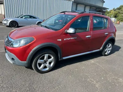 Gebraucht Dacia Sandero Stepway 68 PS (50 kW) 2010 Rot SUV