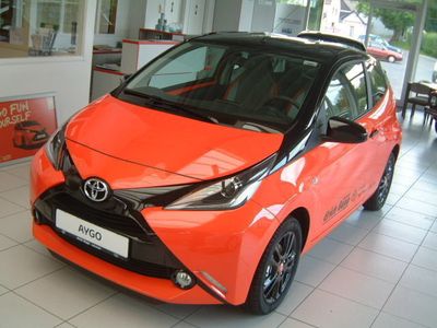 Gebraucht Toyota Aygo X-cite 69 PS (50 kW) 2014 Orange metallic Kleinwagen