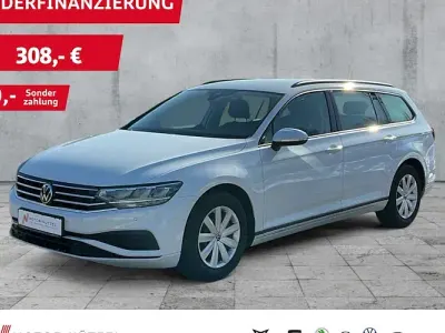 Usata VW Passat Conceptline 150 CV (110 kW) 2022 Bianco Station wagon