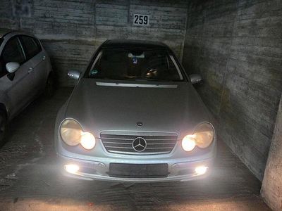 Gebraucht Mercedes C200 163 PS (119 kW) 2001 Silber Coupé