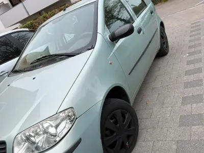 Usata Fiat Punto 60 CV (44 kW) 2003 Verde Utilitaria