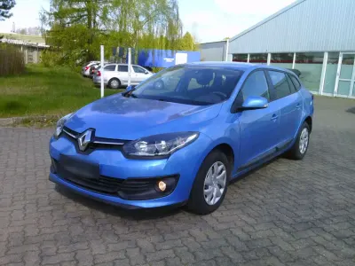 Używany Renault Mégane GrandTour Authentique 110 KM (80 kW) 2015 Niebieski Kombi