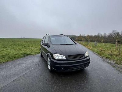 Schwarz Gebraucht 2005 Opel Zafira Edition Van / Kleinbus | 2.799 € (Fairer Preis)