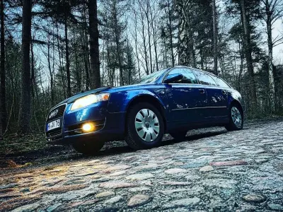 Second-hand Audi A4 140 CP (102 kW) 2004 Albastru Break