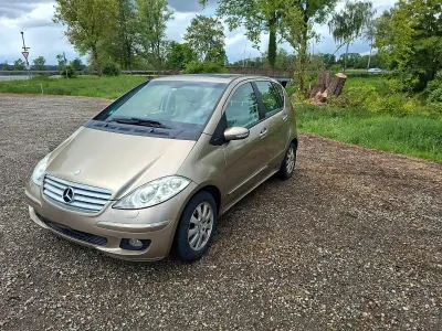 Używany Mercedes A170 Classic 116 KM (85 kW) 2004 Złoty Minivan
