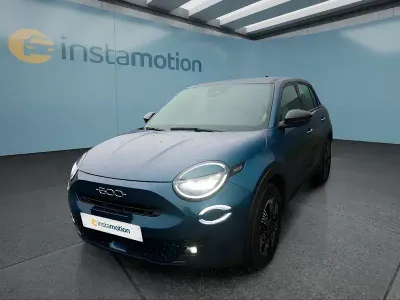 Neu Fiat 600 Icon 110 PS (80 kW) 2026 Blau SUV