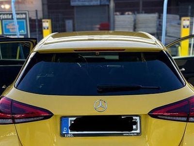 Usata Mercedes 250 218 CV (160 kW) 2021 Giallo Berlina