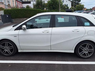 Mercedes B200