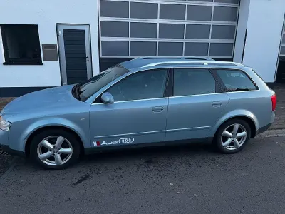 Gebraucht Audi A4 130 PS (95 kW) 2002 Blau Kombi