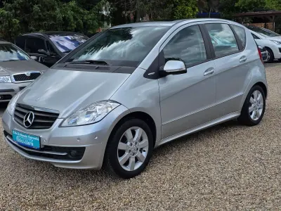Gebraucht Mercedes A180 Avantgarde 116 PS (85 kW) 2010 Silber Limousine
