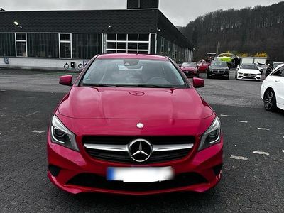 Gebraucht Mercedes CLA180 Shooting Brake 122 PS (89 kW) 2016 Rot Kombi