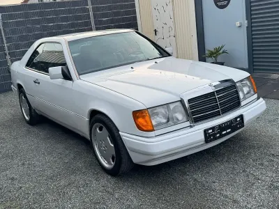 Gebraucht Mercedes 300 180 PS (132 kW) 1991 Weiß Coupé