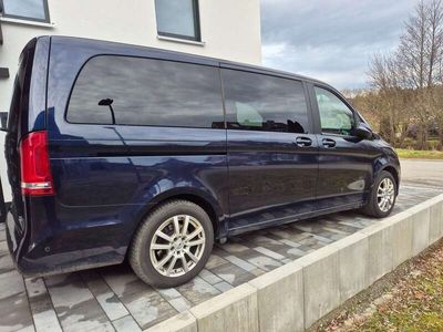 Mercedes V220