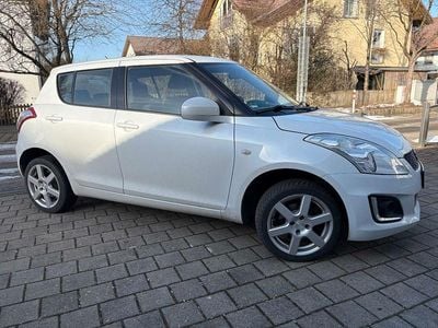 Weiß Gebraucht 2016 Suzuki Swift Club Kleinwagen | 6.800 € (Fairer Preis)