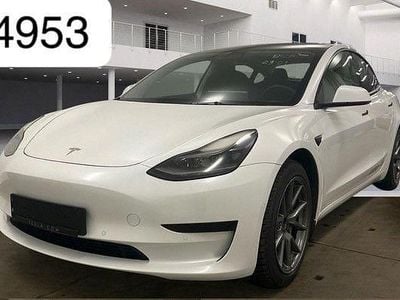 Weiß Gebraucht 2021 Tesla Model 3 Standard Range Limousine | 22.750 € (Guter Preis)