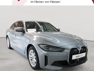 Gebraucht BMW i4 Sport Line 250 kW (340 PS) 2023 Skyscraper grau metallic Limousine