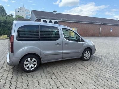 Grau Gebraucht 2018 Citroën Berlingo SELECTION Van / Kleinbus | 7.139 € (Guter Preis)