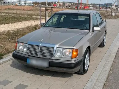 Gebraucht Mercedes 300 148 PS (108 kW) 1992 Grau Limousine