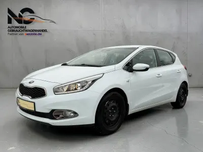 Używany Kia Ceed 135 KM (99 kW) 2014 Biały Hatchback