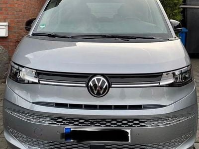 Gebraucht VW Multivan Life 136 PS (100 kW) 2022 Grau Van