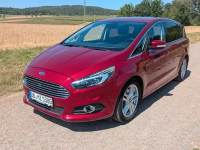 Gebraucht Ford S-MAX Titanium 179 PS (131 kW) 2016 Rot Van / Kleinbus