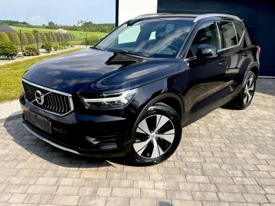 Używany Volvo XC40 211 KM (155 kW) 2021 Czarny SUV