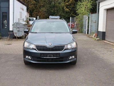 Grau Gebraucht 2015 Skoda Fabia Ambition Kleinwagen | 7.100 € (Fairer Preis)