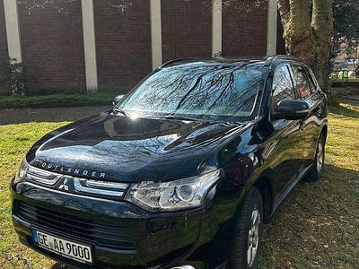Second-hand Mitsubishi Outlander Intense 150 CP (110 kW) 2013 Negru SUV