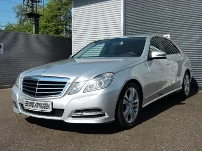 Gebraucht Mercedes E200 Avantgarde 184 PS (135 kW) 2011 Silber Limousine