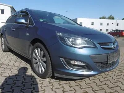 Gebraucht Opel Astra Innovation 165 PS (121 kW) 2013 Blau Kombi